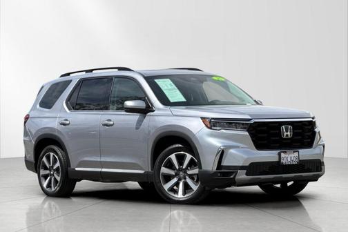 Lunar Silver Metallic 2025 Honda Pilot Touring 8-Passenger