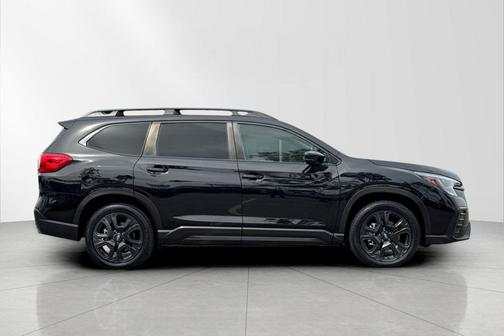 Crystal Black Silica 2024 Subaru Ascent Onyx Edition Limited 7-Passenger