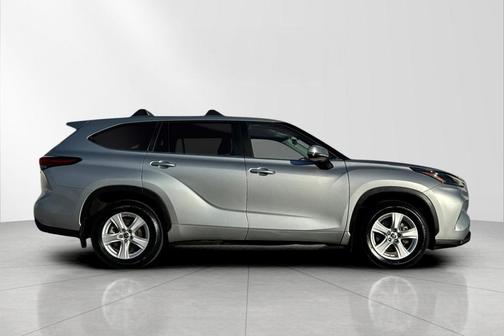 2023 Toyota Highlander Hybrid LE