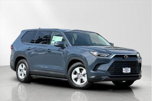 2025 Toyota Highlander LE