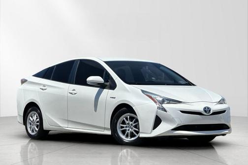 Blizzard Pearl 2016 Toyota Prius Two