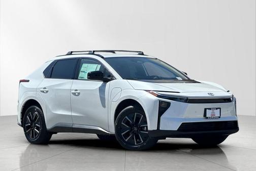 Wind Chill Pearl 2026 Toyota bZ XLE Plus