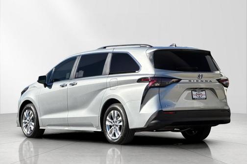 2025 Toyota Sienna XLE
