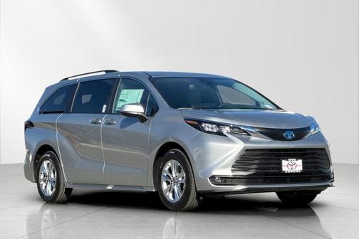 2025 Toyota Sienna XLE