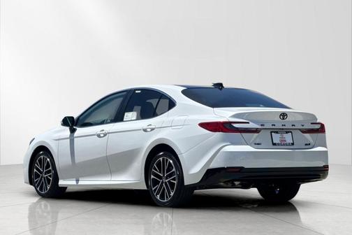 Wind Chill Pearl 2026 Toyota Camry XLE