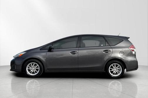 2015 Toyota Prius v Three