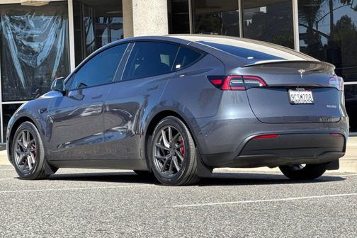 2022 Tesla Model Y Performance Dual Motor All-Wheel Drive