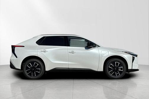 2026 Toyota bZ XLE Plus