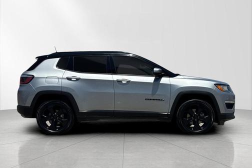 Billet Silver Metallic Clearcoat 2019 Jeep Compass Latitude
