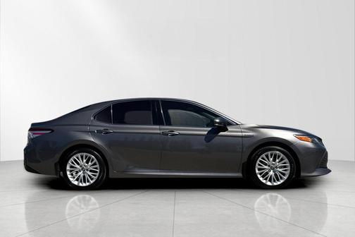 2019 Toyota Camry Hybrid XLE