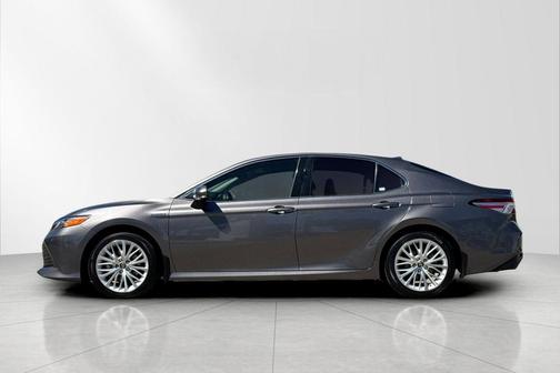 2019 Toyota Camry Hybrid XLE