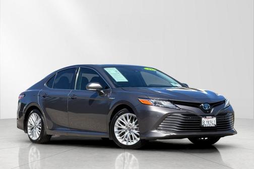 2019 Toyota Camry Hybrid XLE