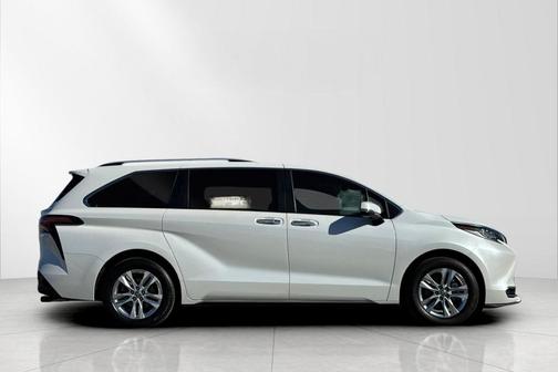 2023 Toyota Sienna Limited