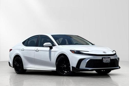 Ice Cap 2025 Toyota Camry SE