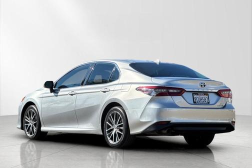 2023 Toyota Camry Hybrid XLE