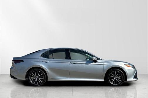 2023 Toyota Camry Hybrid XLE