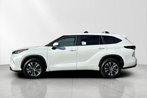 2025 Toyota Highlander XLE