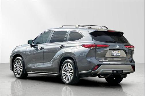2022 Toyota Highlander Platinum