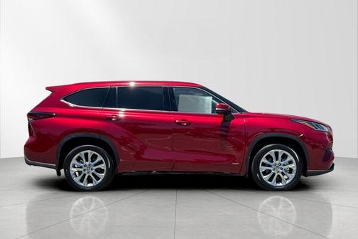 Ruby Flare Pearl 2026 Toyota Highlander Hybrid Limited