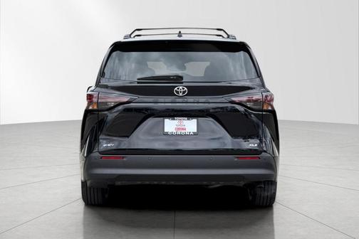 Midnight Black Metallic 2026 Toyota Sienna XLE