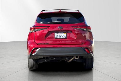 2021 Toyota Highlander LE