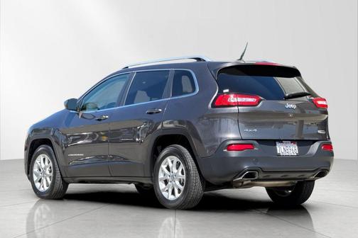 Granite Crystal Metallic Clearcoat 2015 Jeep Cherokee Latitude