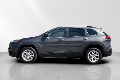 Granite Crystal Metallic Clearcoat 2015 Jeep Cherokee Latitude