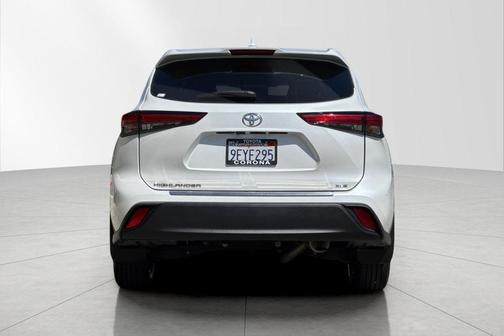 Wind Chill Pearl 2023 Toyota Highlander XLE