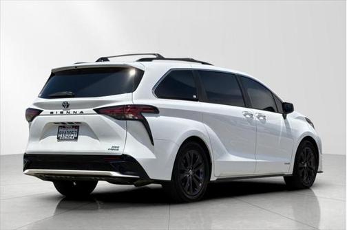2021 Toyota Sienna XSE 7 Passenger