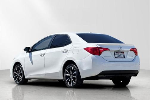 Super White 2017 Toyota Corolla SE