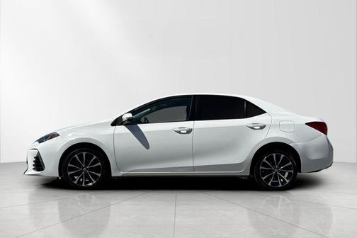 Super White 2017 Toyota Corolla SE