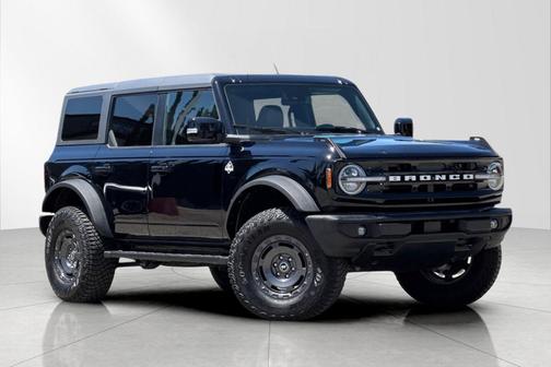 SHADOW BLACK 2024 Ford Bronco Outer Banks