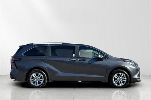 2025 Toyota Sienna Limited 7-Passenger
