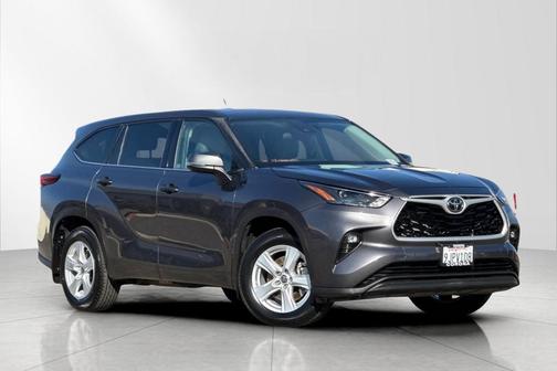 2022 Toyota Highlander LE