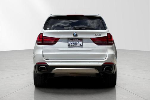 Mineral White Metallic 2018 BMW X5 sDrive35i