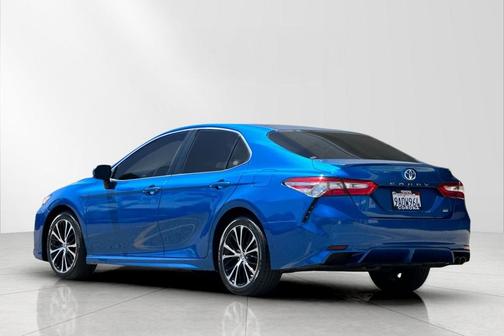 Blue Streak Metallic 2018 Toyota Camry SE