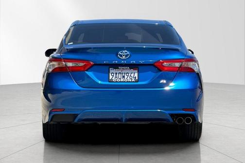 Blue Streak Metallic 2018 Toyota Camry SE