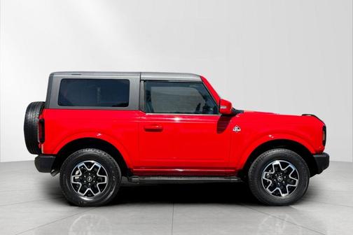 RACE RED 2023 Ford Bronco Outer Banks