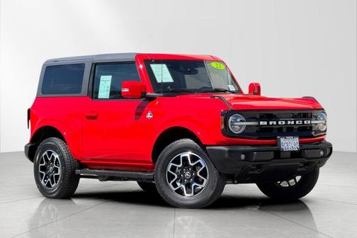 RACE RED 2023 Ford Bronco Outer Banks