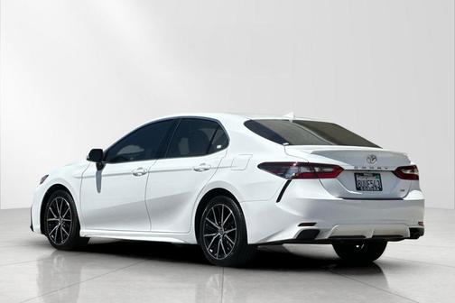 Super White 2021 Toyota Camry SE