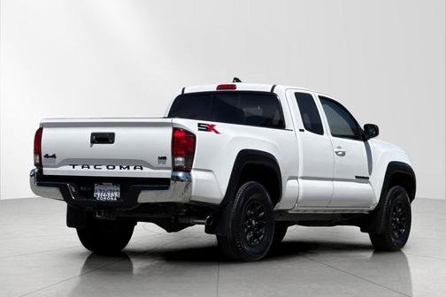 Ice Cap 2023 Toyota Tacoma SR5