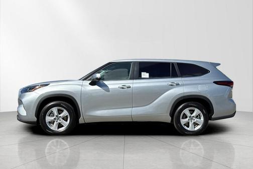 2025 Toyota Highlander LE
