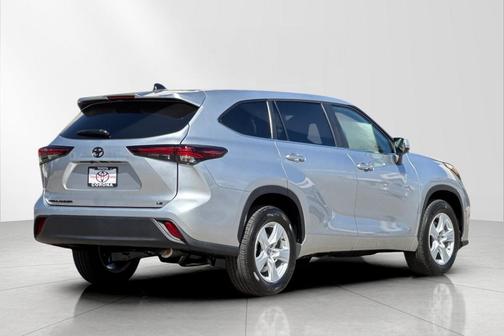 2025 Toyota Highlander LE