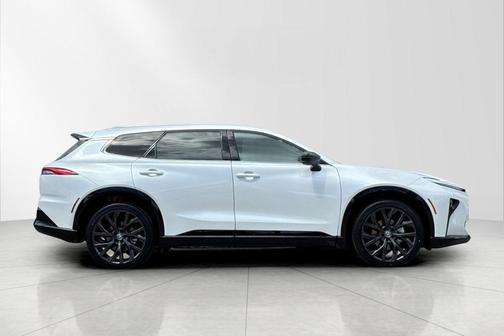 Oxygen White 2026 Toyota Crown Signia Limited