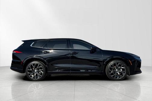 Black 2025 Toyota Crown Signia Limited