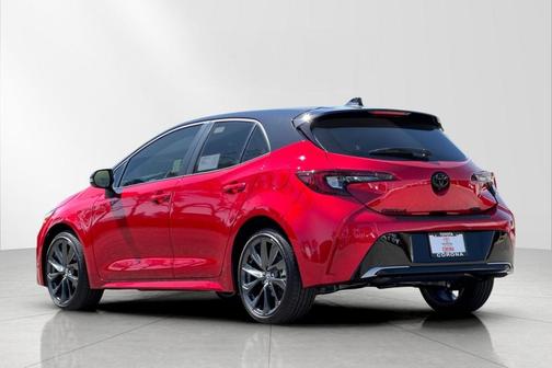 Finish Line Red/Midnight Black Metallic 2026 Toyota Corolla XSE