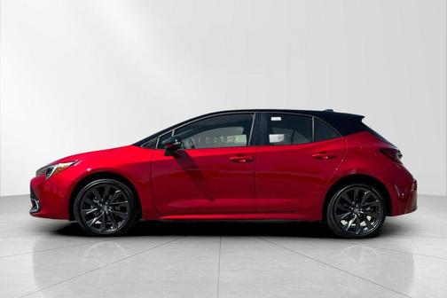 Finish Line Red/Midnight Black Metallic 2026 Toyota Corolla XSE