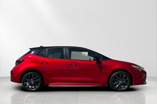 Finish Line Red/Midnight Black Metallic 2026 Toyota Corolla XSE
