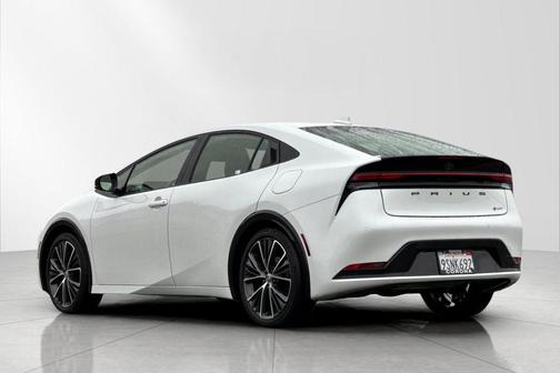 2025 Toyota Prius XLE