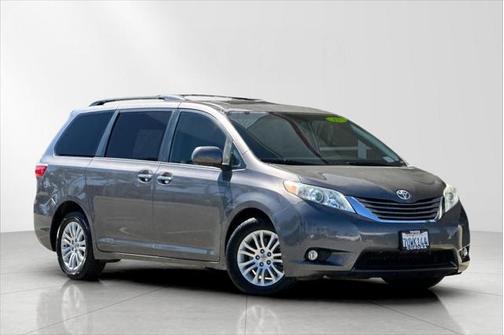2017 Toyota Sienna XLE